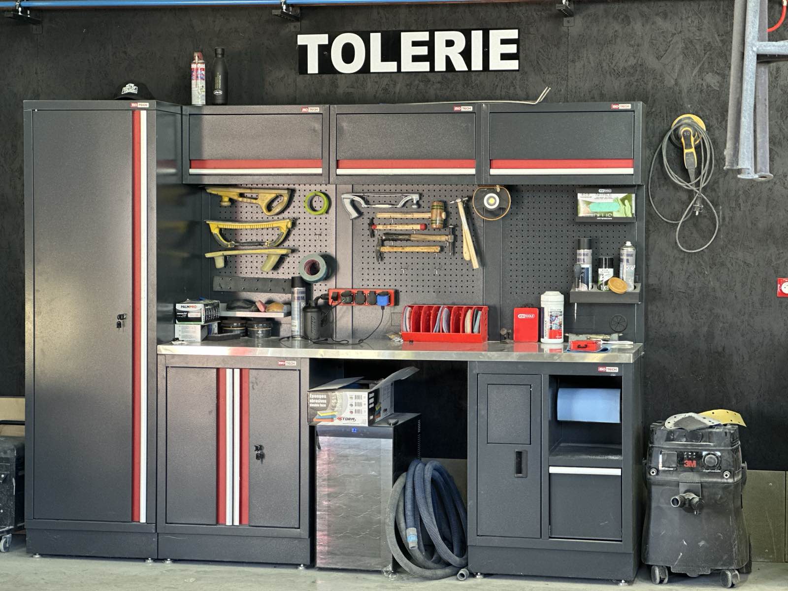 Équipement professionnel carrosserie automobile